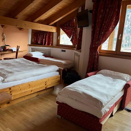 Garni Costa Verde Bocenago Eksteriør billede